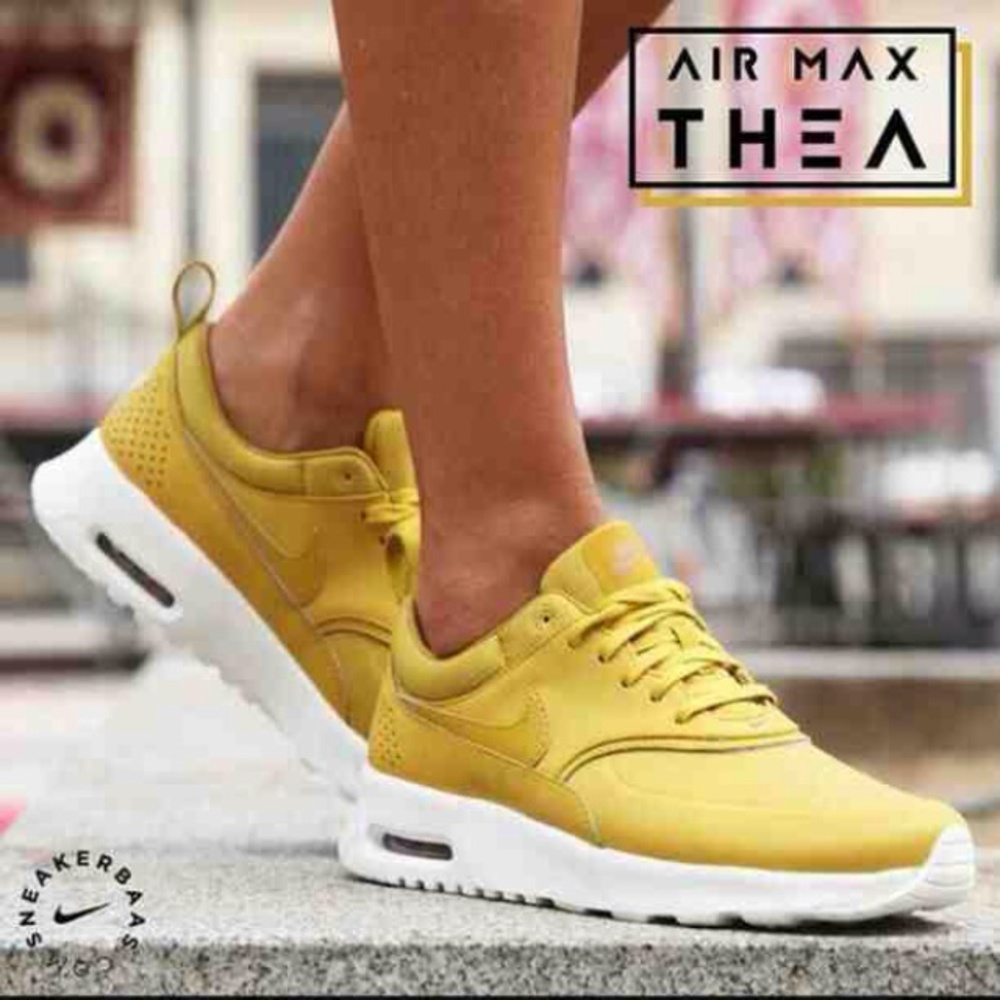 Nike Air Max Thea Gold
